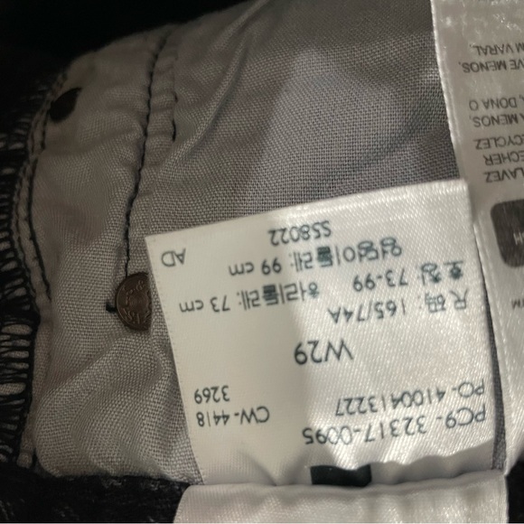 Levi’s 501 Shorts Trashed Black Size 29 Distressed - Picture 7 of 7